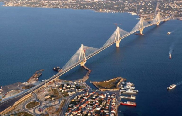 H γέφυρα Ρίου - Αντιρρίου ανάμεσα στα μνημεία της Ε.Ε. που θα φωταγωγηθούν για την ημέρα της Ευρώπης και τις ευρωεκλογές