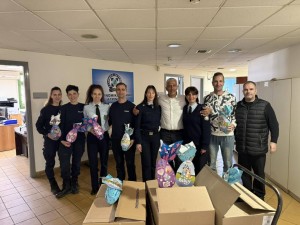 «Επίσκεψη Καλλιακμάνη στην Αστυνομία Ακαρνανίας με ευχές και συμβολικά δώρα για το Πάσχα»