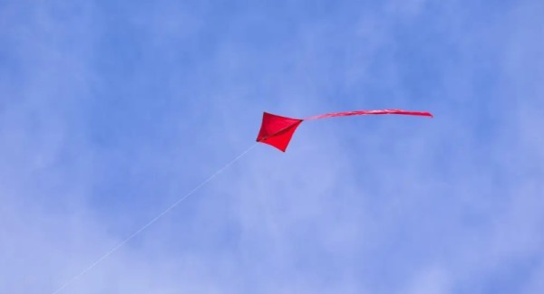 Οδηγίες ΑΔΜΗΕ για το ασφαλές πέταγμα των χαρταετών