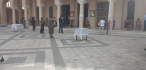 Αγρίνιο: Λειτουργία στις εκκλησίες σήμερα με πιστούς σε αποστάσεις (φωτο)