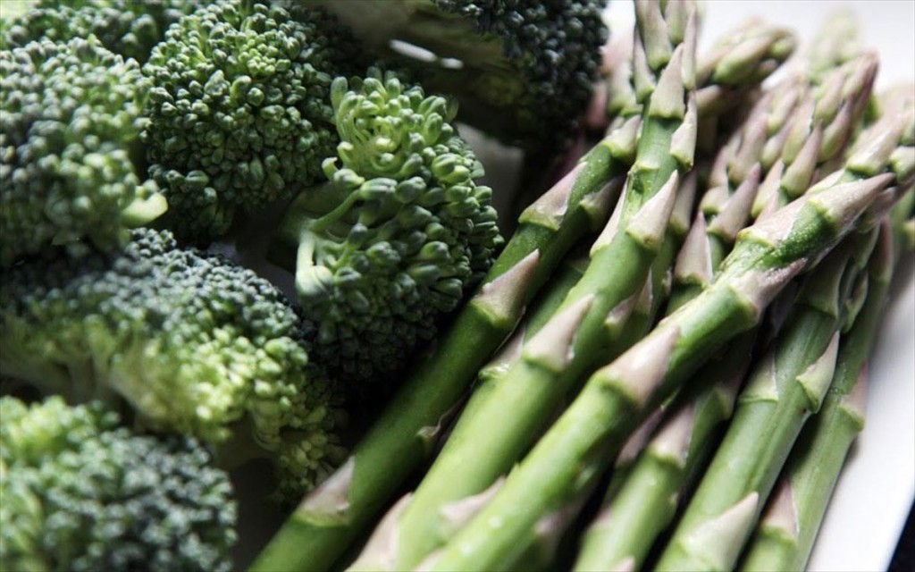 Τα οφέλη που έχουν τα σπαράγγια και το μπρόκολο – Ποιο είναι πιο υγιεινό;