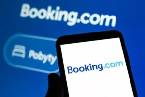 Μεγάλη επίθεση χάκερ στη Booking: Πήραν ονόματα, στοιχεία κρατήσεων, e-mails και τηλέφωνα
