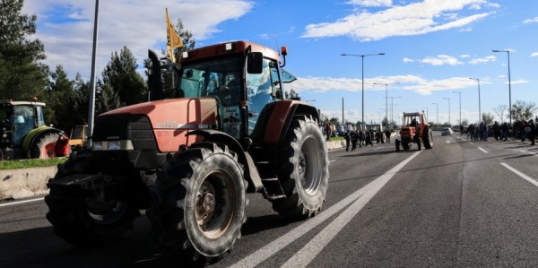 Γιατί κατέβηκαν οι αγρότες στους δρόμους, τι διεκδικούν – Ανυποχώρητο κύμα κινητοποιήσεων σε όλη τη χώρα