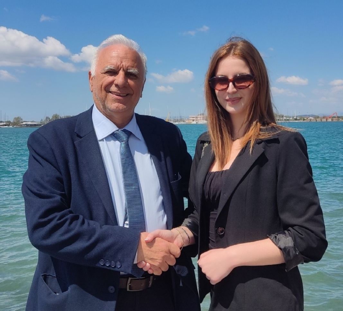 Συμπόρευση Ελένης Καρβέλη με τον υποψήφιο Δήμαρχο, Θανάση Λύρο