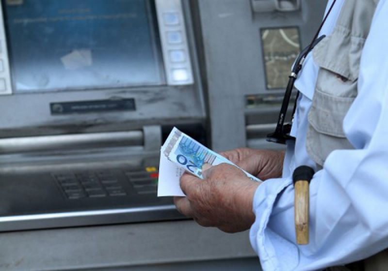 Εβδομάδα πληρωμών για ΚΕΑ, συντάξεις Οκτωβρίου και επίδομα παιδιού του ΟΠΕΚΑ