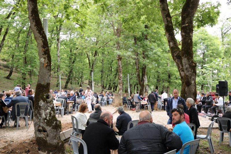 Εορτασμός του Αγίου Νικολάου στις δασώδεις πλαγιές του Μακρυνόρους