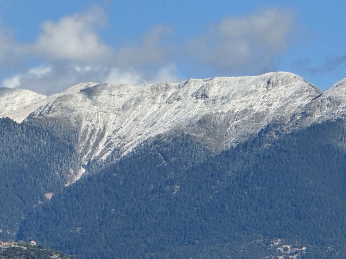 Πρώτα χιόνια σε Παναιτωλικό όρος και Ακαρνανικά (φωτο)
