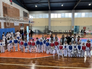 Εξαιρετικές εμφανίσεις για τους μικρούς αθλητές taekwondo του ΑΣ ΘΗΣΈΑΣ ΑΙΤ/ΝΙΑΣ