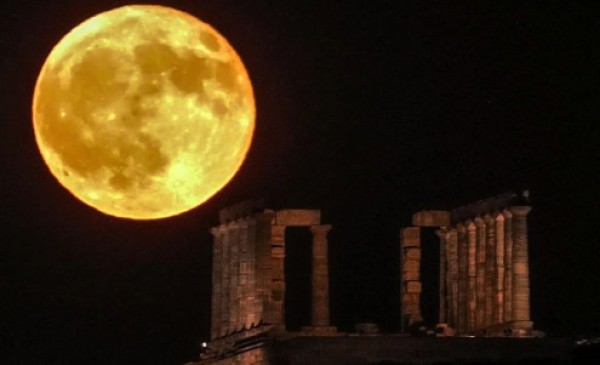 Πανσέληνος Σεπτεμβρίου: Το Φεγγάρι του Καλαμποκιού γίνεται… Blood Moon