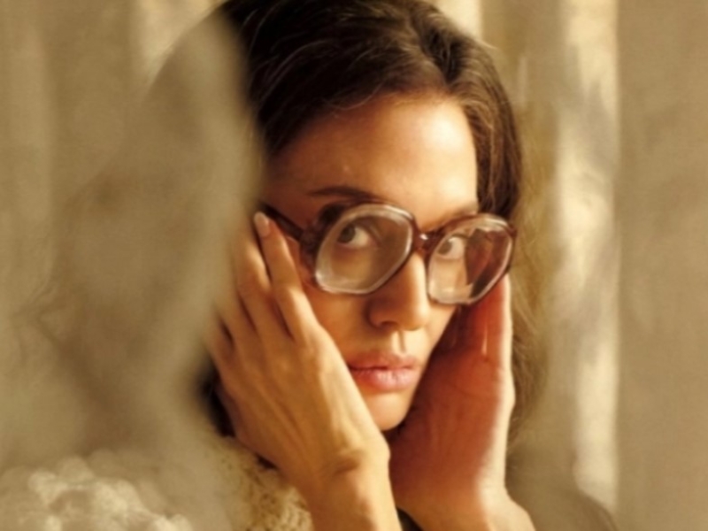 Οι πρώτες φωτογραφίες της Αντζελίνα Τζολί ως Μαρία Κάλλας – Τα γυρίσματα στο Κατάκολο Ηλεία