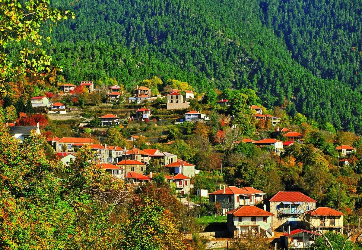 Ορεινή Ναυπακτία: Τα γραφικά χωριά της με τη φυσική ομορφιά που «μαγεύουν» τους επισκέπτες τους