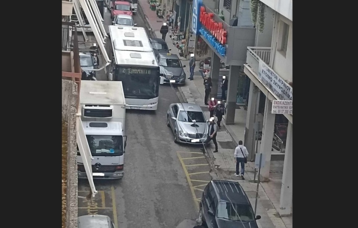 Αγρίνιο: Εισήγηση για κατάργηση της διπλής θέσης φορτοεκφόρτωσης στην οδό Σουλίου