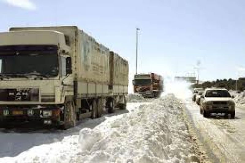 Απαγόρευση κυκλοφορίας οχημάτων άνω των 3,5 τόνων στην Νέα και στην Παλαιά Εθνική Οδό Αθηνών - Πατρών λόγω χιονόπτωσης -  παγετού