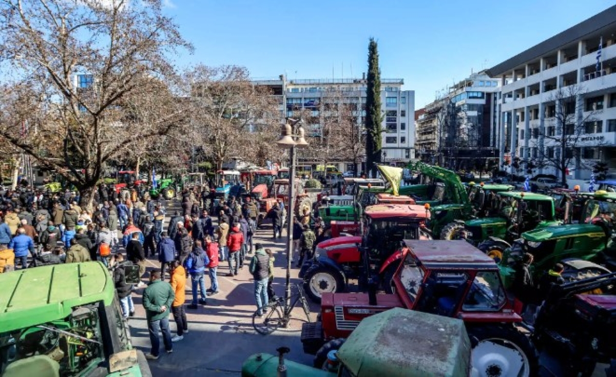 Aγρότες έτοιμοι για όλα: Φουλάρουν τις μηχανές των τρακτέρ και δίνουν ραντεβού στην Agrotica