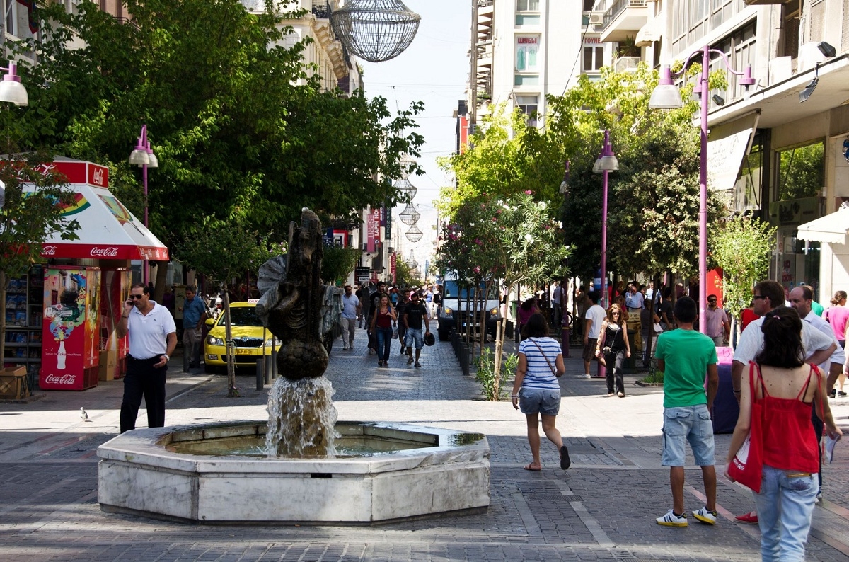 Νέα μέτρα κατά της ακρίβειας εξετάζει για τον Σεπτέμβριο η κυβέρνηση- Για καύσιμα και ρεύμα