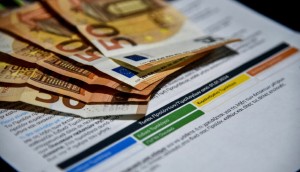 «Ηλεκτροσόκ» με το όριο για τη χαμηλή χρέωση στο ρεύμα από 1η Αυγούστου