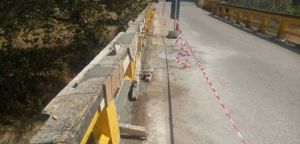 Γέφυρα Αβόρανης: Ξεκίνησαν οι εργασίες αποκατάστασης στο στηθαίο (φωτο)