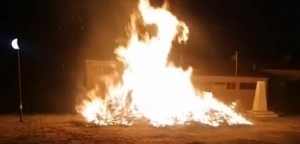 Έκαψαν τον Ιούδα – Τήρησαν το έθιμο στον Δρυμό Βόνιτσας (video)