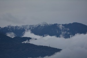 Έπεσαν τα πρώτα χιόνια στο Παναιτωλικό όρος (φωτο)