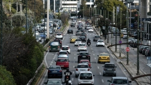 Αλλάζουν τα όρια ταχύτητας στην Ελλάδα - Σε ποιους δρόμους θα πρέπει να αφήνουμε το γκάζι;