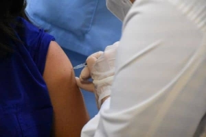 Έρχεται τις επόμενες μέρες υποχρεωτικός εμβολιασμός για τους άνω των 50 ετών