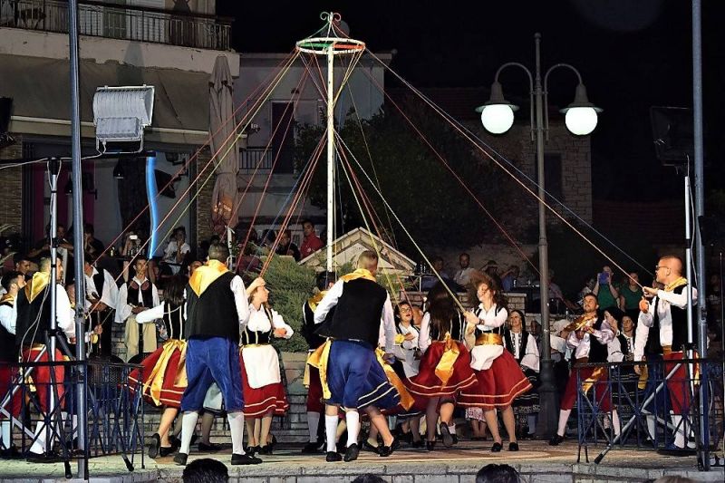 Διεθνές Φεστιβάλ Παραδοσιακών Χορών στο Αγρίνιο. Σε Λεπενού, Ματαράγκα και Αγγελόκαστρο χθές τα χορευτικά