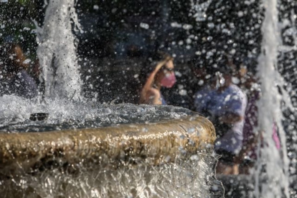 Καιρός: Ανεβαίνει η θερμοκρασία, εξασθενούν οι άνεμοι – Έρχεται έντονη αστάθεια