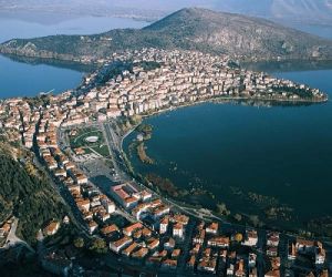 O Σύλλογος Πολυτέκνων Αγρινίου διοργανώνει ημερήσια εκδρομή στην Καστοριά (Κυρ 24/6/2018)