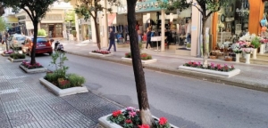 Αγρίνιο: Με λουλούδια στολίστηκε η οδός Σπ. Τσικνιά