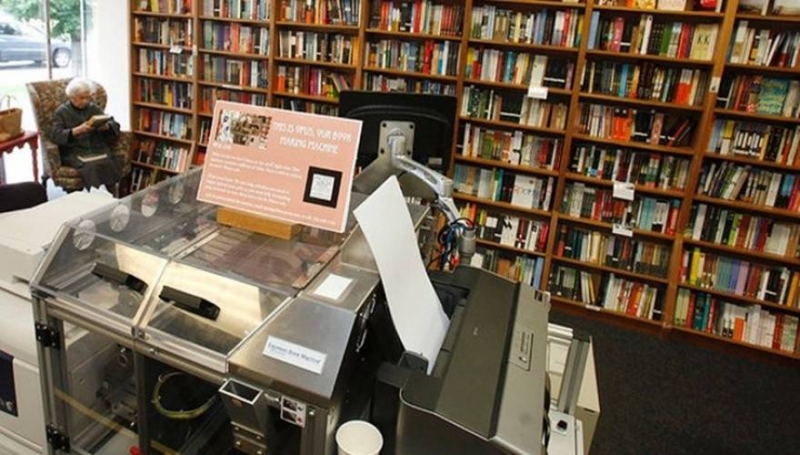 Άνοιξε το πρώτο βιβλιοπωλείο που ο πελάτης τυπώνει ο ίδιος το βιβλίο του