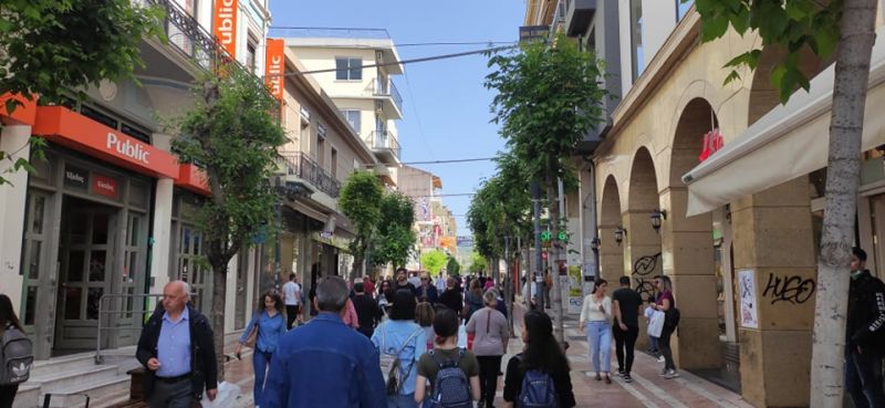 Το συμφέρον είναι ένα και μόνο πλέον, όλοι στα τοπικά καταστήματα