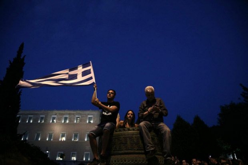 Πώς να καταστρέψεις έναν Έλληνα σε πέντε στάδια