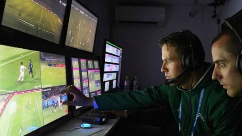 Με Video Assistant Referee του χρόνου η Super League!