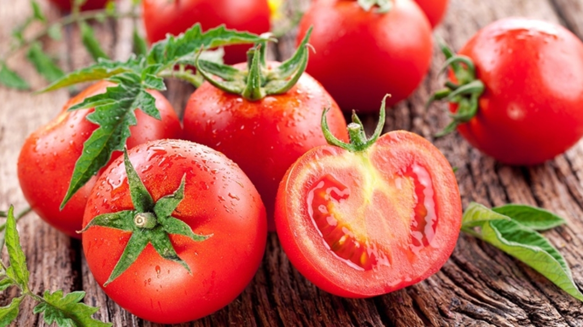 Αξίζει μια θέση στην καθημερινότητά σας: Αυτά είναι τα 8 οφέλη της ντομάτας