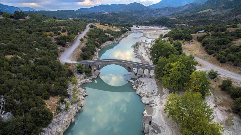 Υπογράφηκε η σύμβαση για τη νέα γέφυρα που θα συνδέει τον ορεινό Βάλτο με την Ευρυτανία