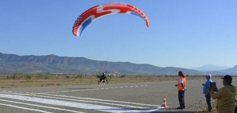 Πρωτάθλημα μηχανοκίνητου αλεξίπτωτου στο Μεσολόγγι (ΔΕΙΤΕ ΦΩΤΟ)