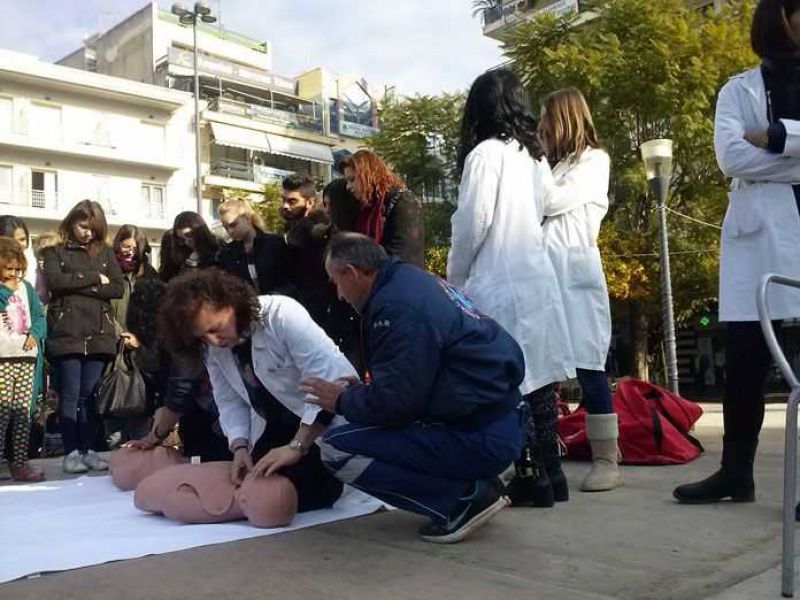 Εκπαίδευση πρώτων βοηθειών από το ΕΚΑΒ στο Αγρίνιο (ΦΩΤΟ)