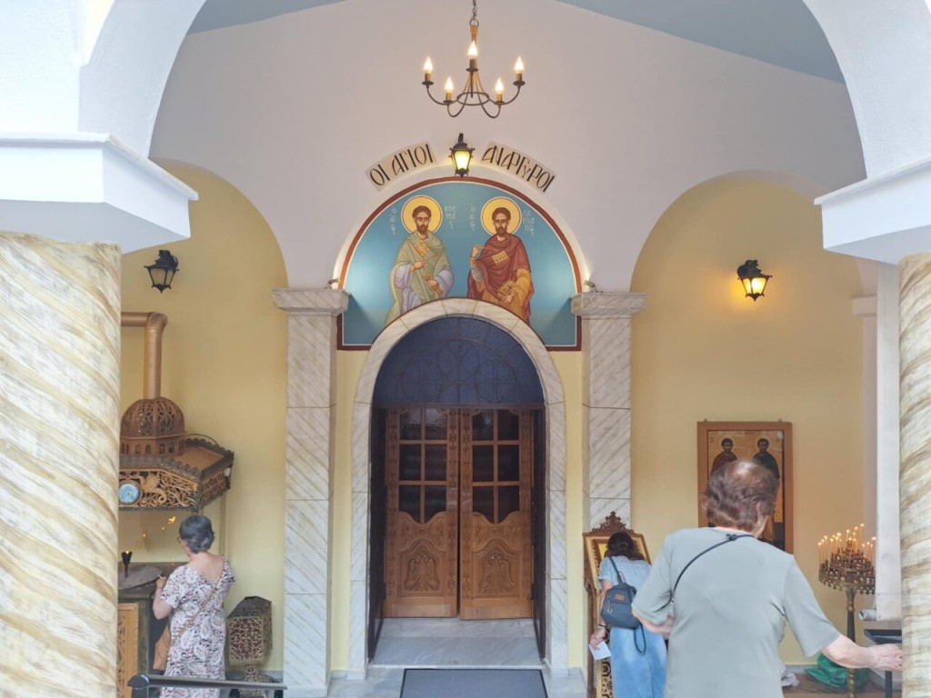 Αγρίνιο: Πανηγυρίζει το παρεκκλήσι των Αγίων Αναργύρων – Ο κ. Δαμασκηνός στη Θεία Λειτουργία (Παρ 31/10 - Σαβ 1/11/2025)