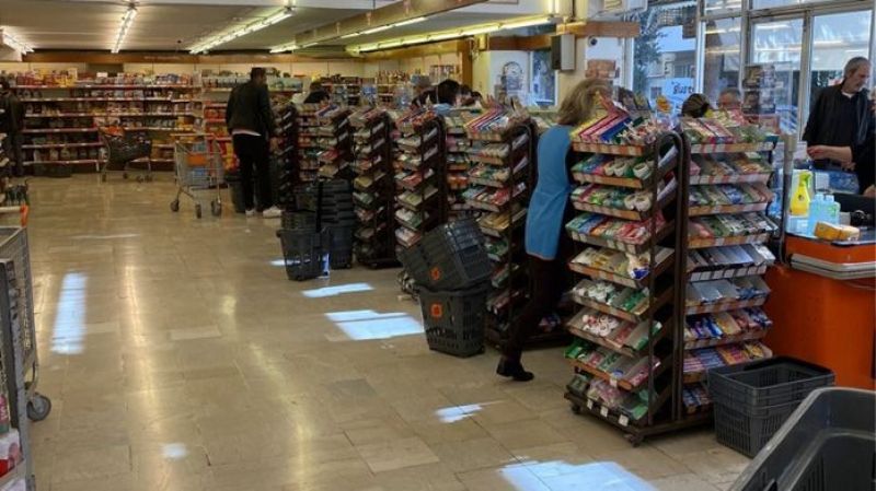 Οι ώρες λειτουργίας των καταστημάτων τροφίμων