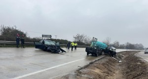 Θανατηφόρο τροχαίο στη Στράτο Αγρινίου: Γυναίκα εκσφενδονίσθηκε από το παρμπρίζ