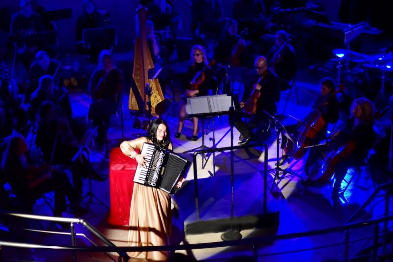 Η Ζωή Τηγανούρια συμπράττει με τη Συμφωνική Ορχήστρα του Δήμου Αθηναίων  στο Θέατρο Κολωνού