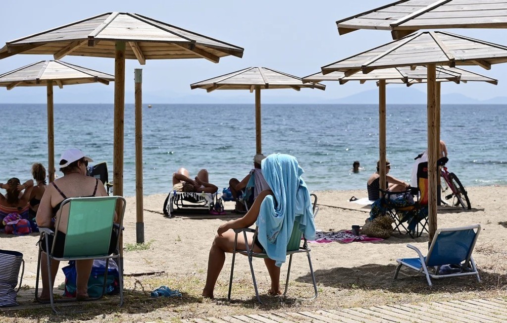 Έρχεται καύσωνας διαρκείας από την ερχόμενη εβδομάδα, πού και πότε θα δούμε 43άρια – «Θα μας ταλαιπωρήσει εμμονική ζέστη» λέει ο Τσατραφύλλιας