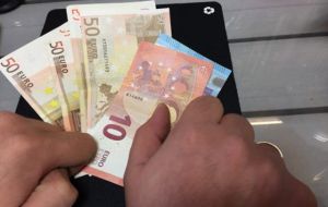 Κοινωνικό Μέρισμα: Αυτές είναι οι δύο κατηγορίες ανέργων που θα λάβουν μέχρι 400 ευρώ