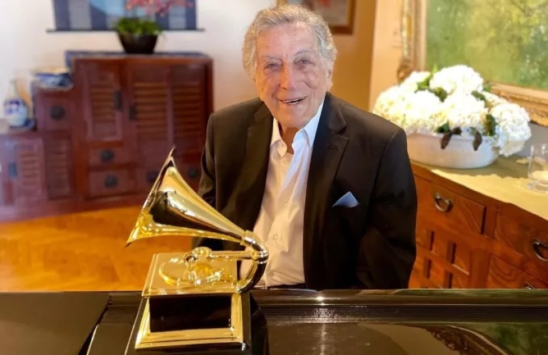 Ο θρυλικός τραγουδιστής Tony Bennett πέθανε σε ηλικία 96 ετών