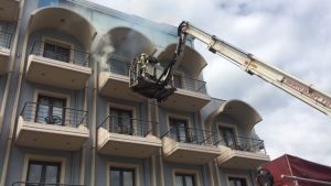 Έδρασε άμεσα η Πυροσβεστική σε πυρκαγιά σε ξενοδοχείο του Αγρινίου- Το σενάριο της άσκησης