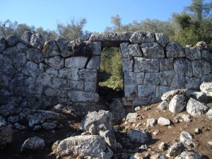 Σημαντική εξέλιξη για την διάσωση και ανάδειξη των παραποτάμιων πυλών Παλαιομάνινας Ξηρομέρου