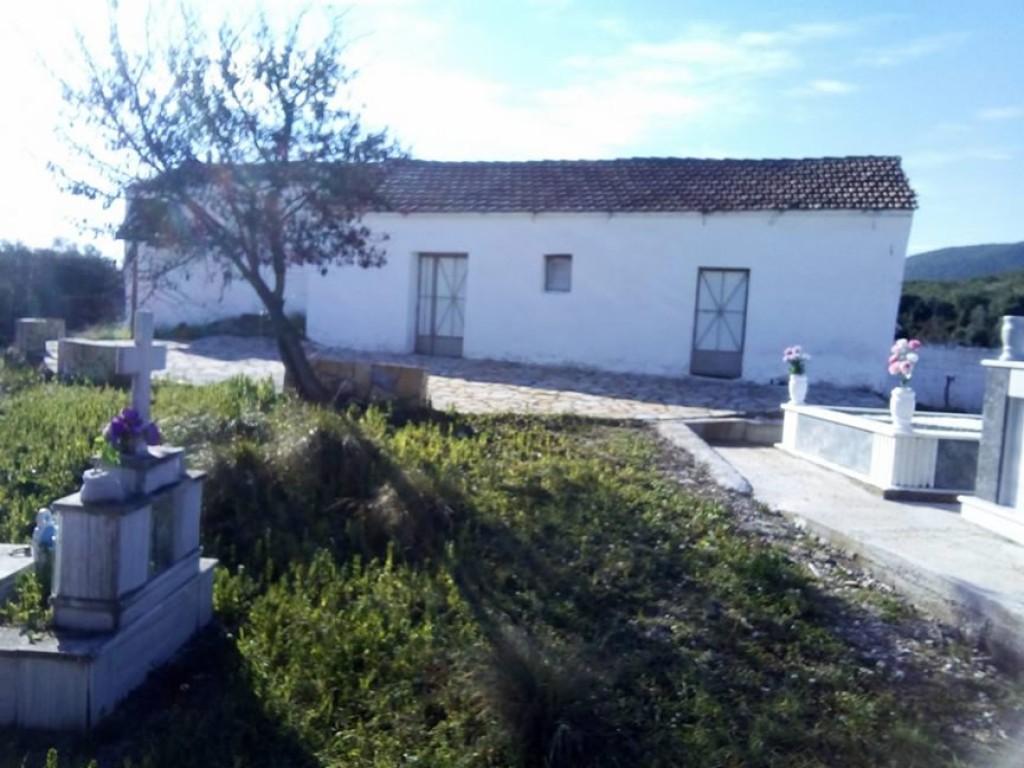 Άγιος Χριστόφορος Μαχαιρά Ξηρομέρου Αιτωλοακαρνανίας. Μνήμη, ευσέβεια, μύθος και ασβέστης…