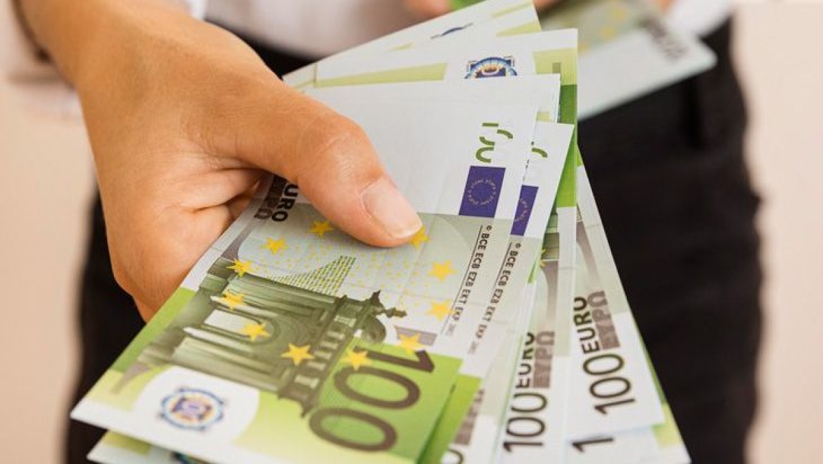 Πληρώνονται συντάξεις και επιδόματα – Καταβολές ύψους 2,26 δισ. ευρώ σε πάνω από 4 εκατ. δικαιούχους