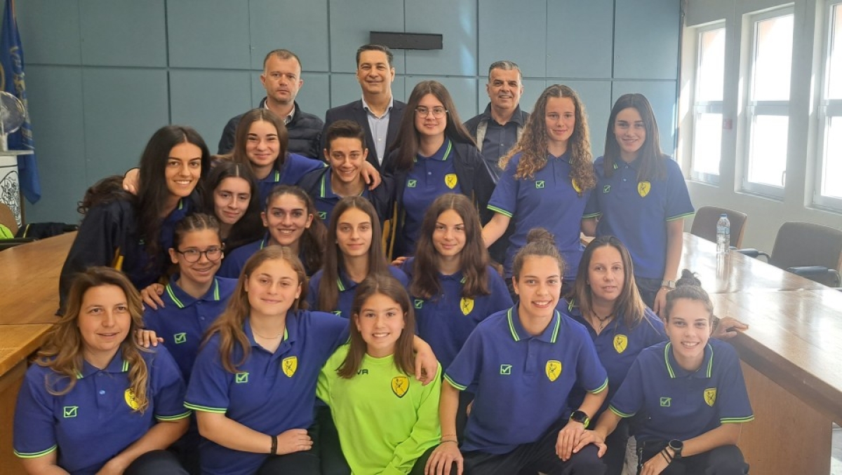 Ο δήμαρχος Αγρινίου κ. Γιώργος Παπαναστασίου συναντήθηκε με τις αθλήτριες της ομάδας ποδοσφαίρου του Ερασιτέχνη Παναιτωλικού