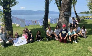 «Μπουγάδα της ευτυχίας» στην Τριχωνίδα από το Ολοήμερο Δημοτικό Σχολείο Δοκιμίου (εικόνες)